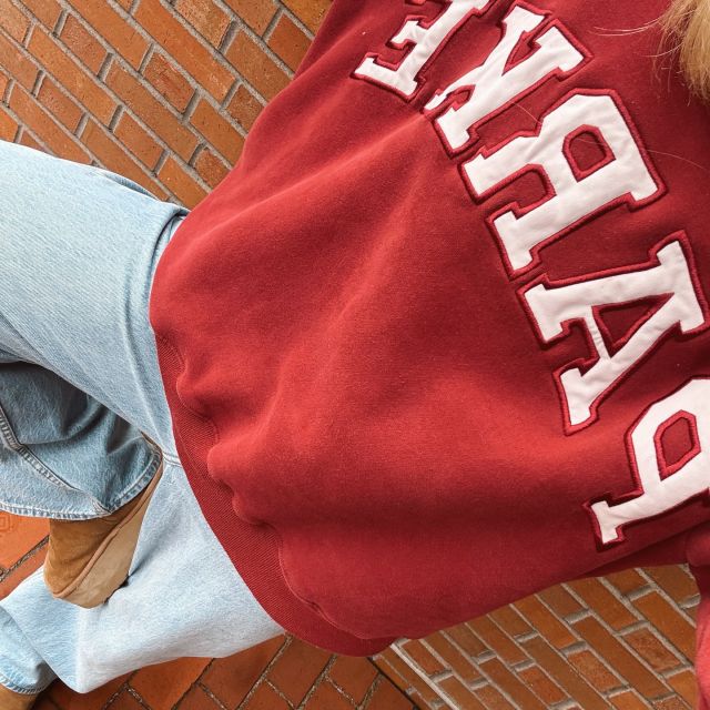 PARKE HOLIDAY GIVEAWAY ALERT ✨❤️‍🔥
This holiday season we will be doing a $200 @parke giveaway. 

How to enter:
❤️Must like this post
✅Must be following us
🏷️Must tag a friend and comment your favorite holiday movie 

The giveaway closes on December 12th at noon. The winner will be announced on December 12th at 5pm. Best of luck to everyone who enters! 

#parkegiveaway #tourwithus #apartment #STL #dontmissout #fallinstl #Livingourbestdamnlife