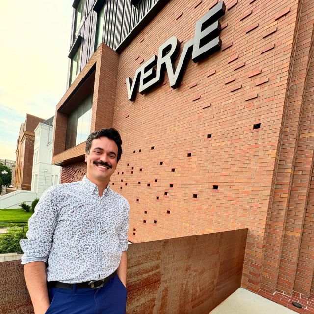 We couldn’t be more excited to introduce our new leasing and marketing team lead Otavio!! 🎉 Stop by the office and say hi!! 

#VERVE #stl #sluhousing #apartments #washu
