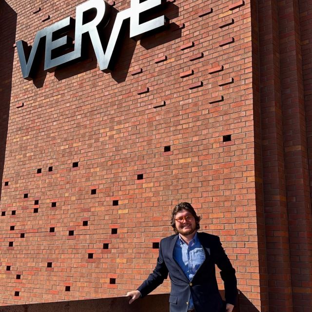 MEET OUR NEW COMMUNITY MANAGER: Alex!!

If you see him in the office pop in and say hi!😃 

#verve #apartment #apt #stl #cm #communitymanager #slu #wustl