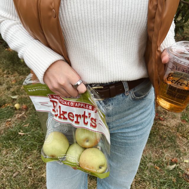 Just a short drive from VERVE STL is @eckertfarms✨. Enjoy apple picking🍏, pumpkin picking🎃 and numerous cider flavors🧃. Don’t miss their fall activities! A great start to Halloweek!
•
•
•
•
•
#fall #pumpkin #apples #halloween #halloweek #apartment #STL #supportlocal #cider #liveyourbestdamnlife #lifeatVERVE