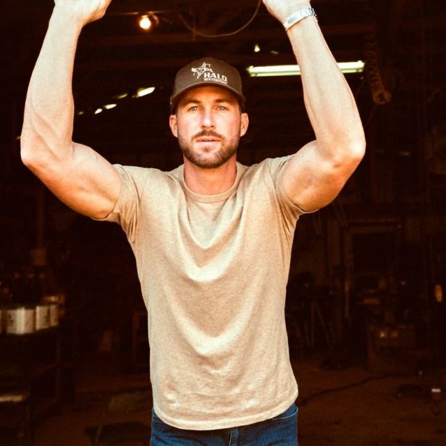 Huge thank you to all who entered our giveaway to win Riley Green tickets! 💕

Congratulations to @maddie.ebritt 👏🎉 We hope you have the BEST time tomorrow! 

Don’t forget to continue to like and follow us for your chance to win the next giveaway 😉
#rileygreen #slulife #rollbills #vervestl #chaifetzarena