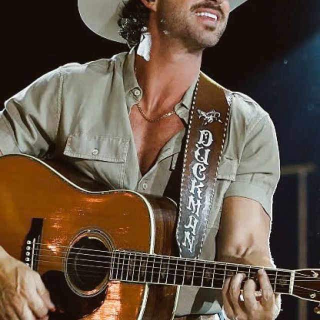 🚨RILEY GREEN GIVEAWAY ALERT🚨

Hey bestie - VERVE STL wants YOU in the Worst Way🤗 Are you ready to see @rileyduckman on November 7th @chaifetzarena?! We are giving away two PIT tickets to the best damn concert! 👏🙌

Here’s how to enter ⬇️
1️⃣ Tour with us! (1 entry)
2️⃣ Bring a friend to tour! (2 entries each)
3️⃣ Sign a lease with us! (5 entries)

*Must be following @vervestl, like this post, and tag a friend to be eligible to win.

Announcing the winner on November 6th at 5pm CST. Good luck!!! 🫶

#VERVESTL #RileyGreen #WorstWay #ConcertGiveaway #GiveawayAlert #tourwithus #signatVERVE #Livingourbestdamnlife