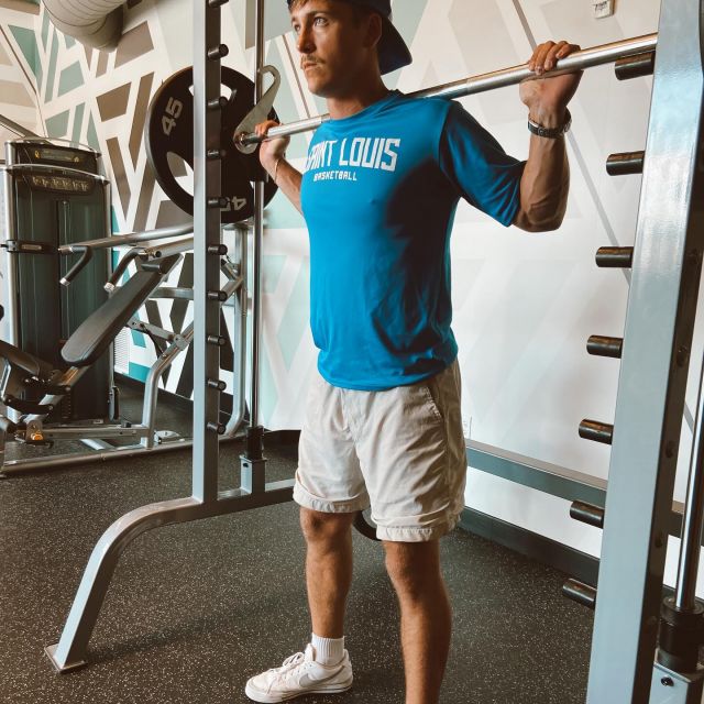 Time to turn up the heat and hit the gym! 🔥💪

.
.
.
#vervestl #summer #stl #stlouisuniversity #washu #washingtonuniversityinstlouis #TOURTODAY #lifestyle #gym